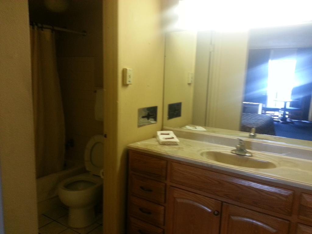America'S Best Inn & Suites Clarksville Кларксвилл Номер фото
